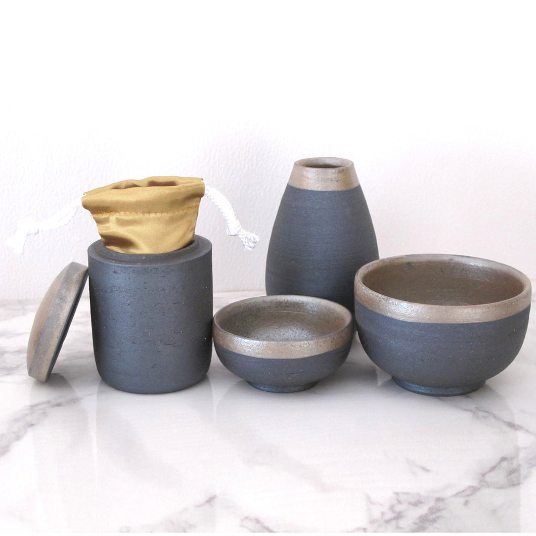 ミニ骨壷と三具足セット 信楽焼【INORI】納骨巾着袋付