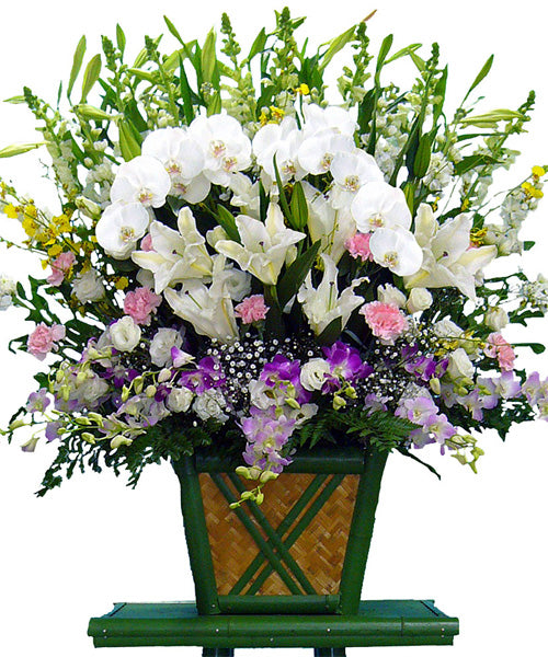 呉市のルピナスホールへの一基25000円生花