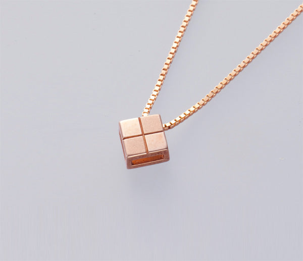 遺骨密封ペンダント(樹脂密封タイプ) キューブ型ペンダントKP001 ピンクゴールド 完全防水