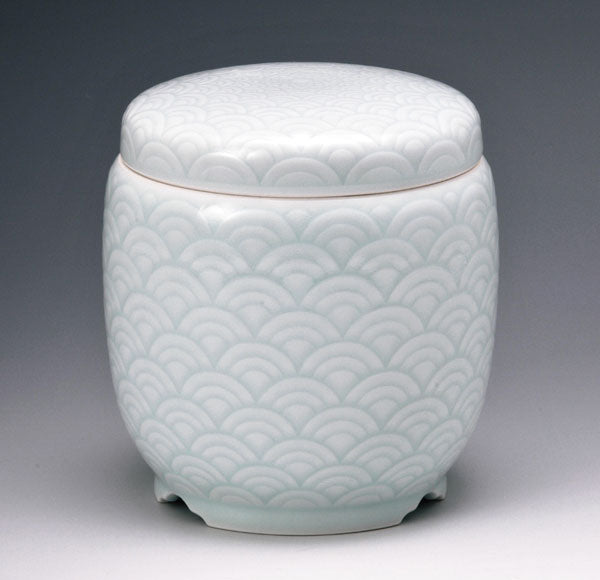 骨壷 有田焼晴陽窯 青磁青海波 5寸/6寸