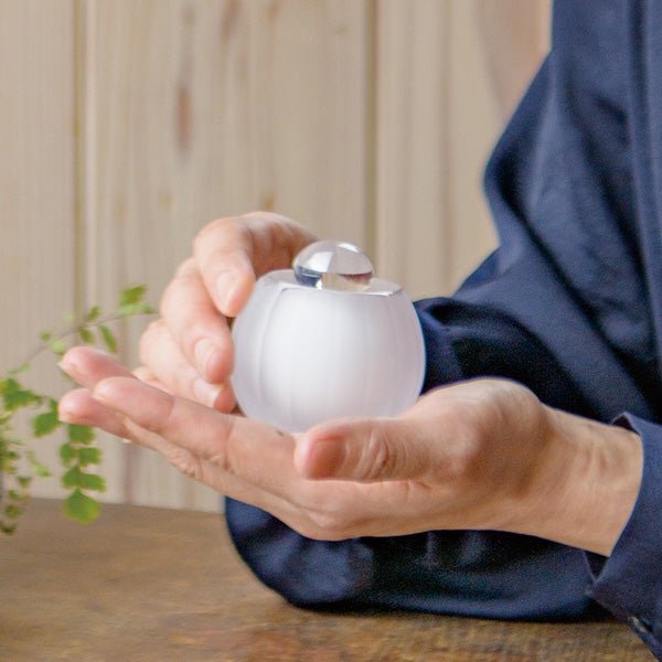 ミニ骨壷 ガラス製 ミニ骨入【AKARI-燈-】ホワイト